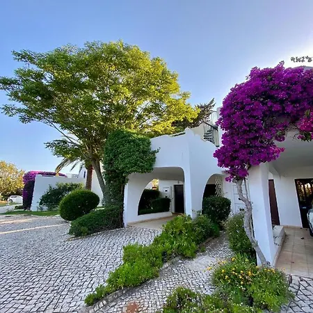 Beautiful With Terrace & Garden Apartment