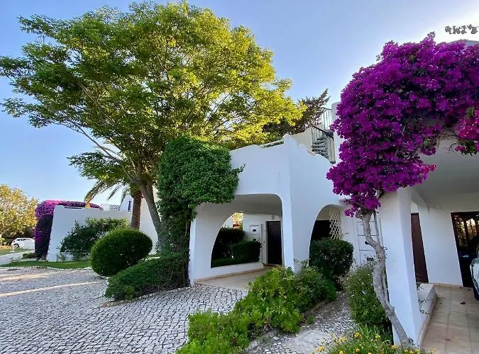 Beautiful With Terrace & Garden Апартаменты