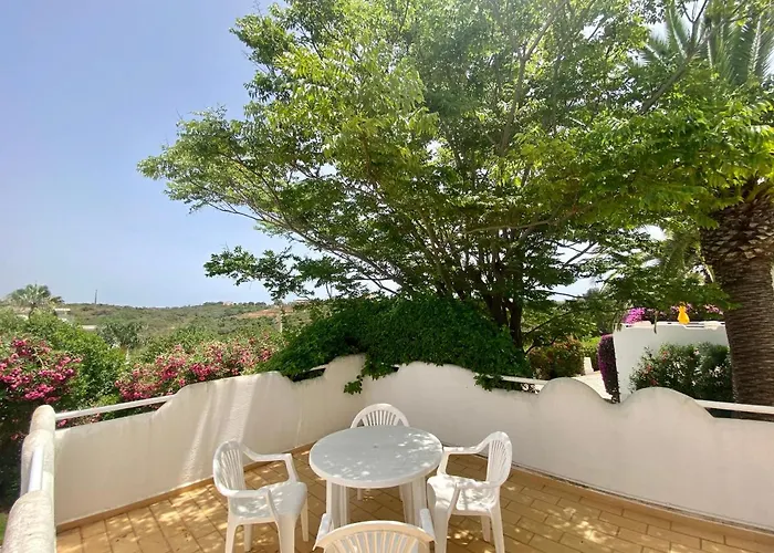 Beautiful With Terrace & Garden Апартаменты *